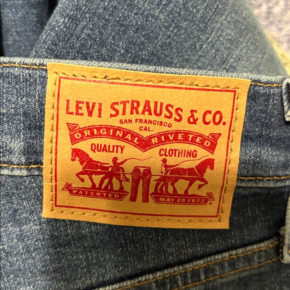Levi's High-Rise Straight Leg Jeans - I altered them and the inseam is now 24" - Picture 8 of 9